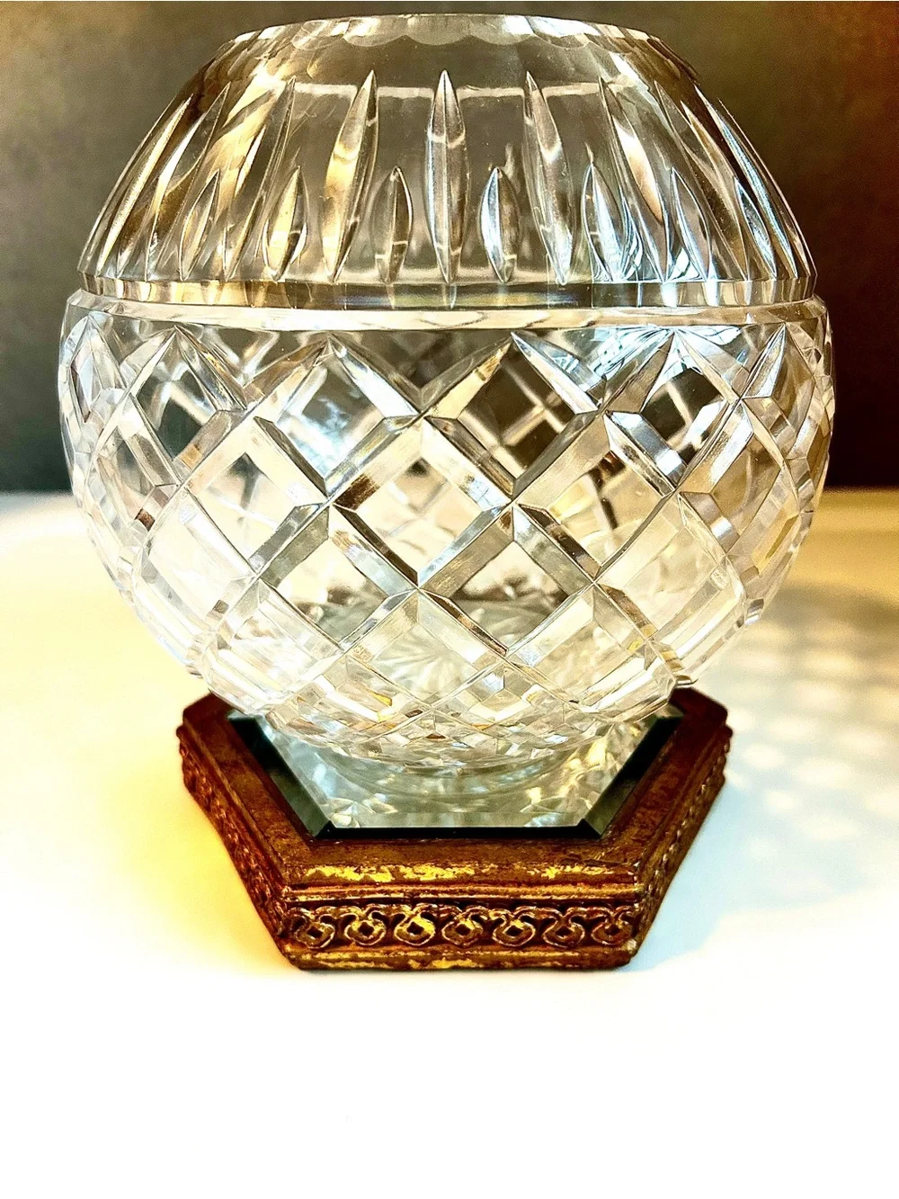 ALEXANDRA’S ACCENTS Gilt Hexagonal Mirror Pedestal Display Candle Holder 7” NWT